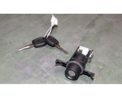 A118CB5606110AB Chery Вставка замка багажника для Chery Amulet (A15) 2006-2012